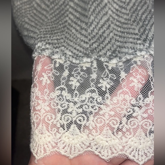 Wet Seal Long Sleeve - Picture 5 of 5